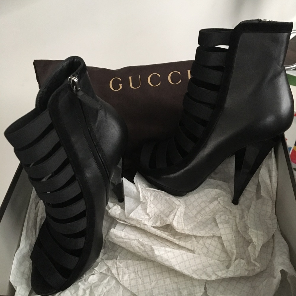 Gucci pumps